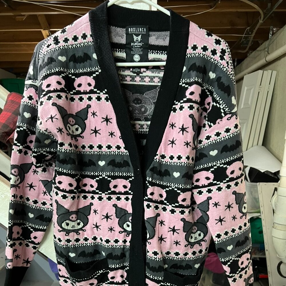 Kuomi Women’s Button-Up Sweater – Size XL 🖤✨
